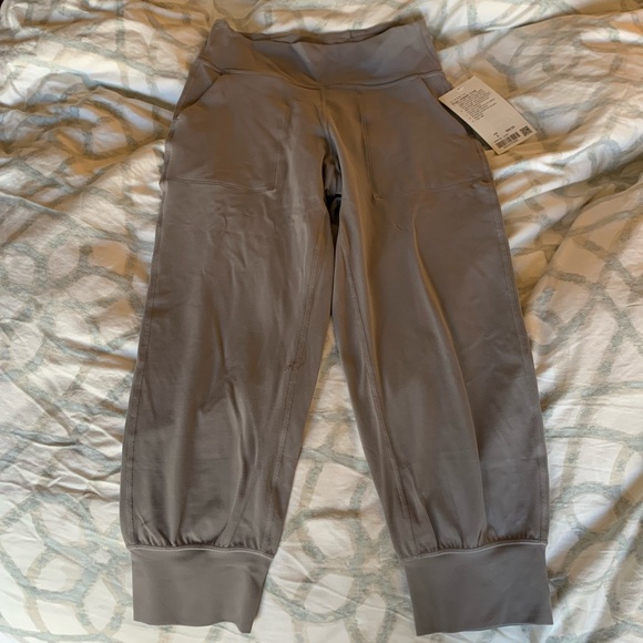 lululemon athletica Pants - BRAND NEW LULULEMON ALIGN JOGGER CROP PANTS